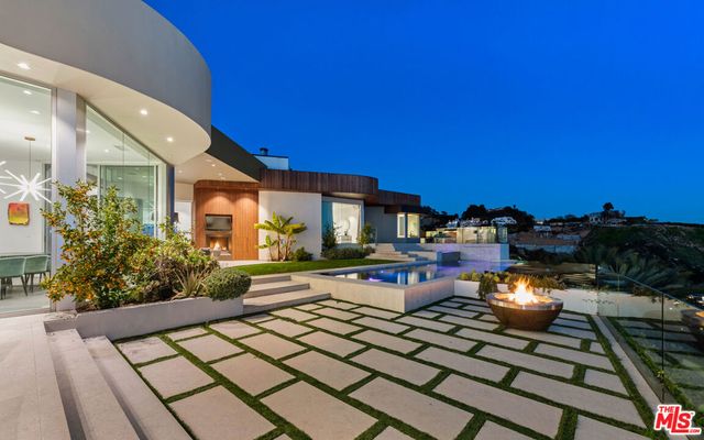 9305 Nightingale Drive, West Hollywood, CA 90069