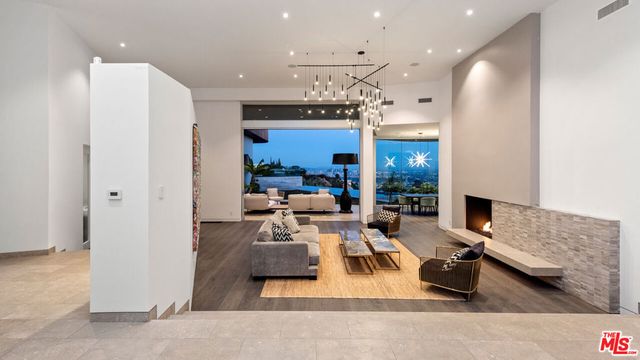 9305 Nightingale Drive, West Hollywood, CA 90069