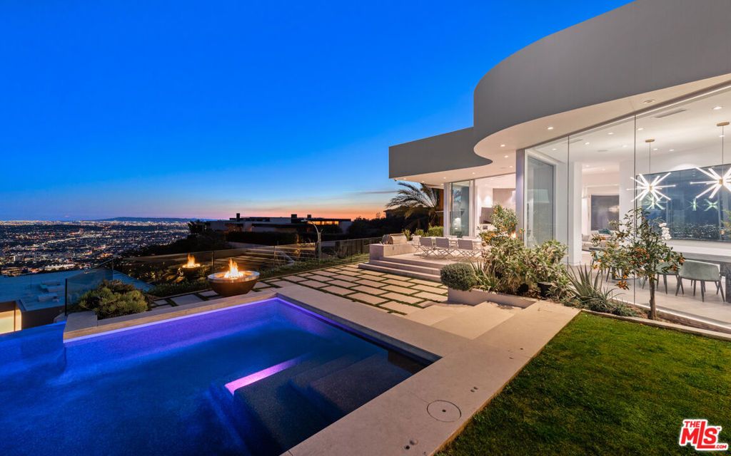 9305 Nightingale Drive, West Hollywood, CA 90069