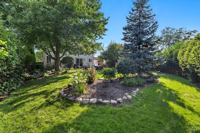 624 Lorree Lane, Lake In The Hills, IL 60156