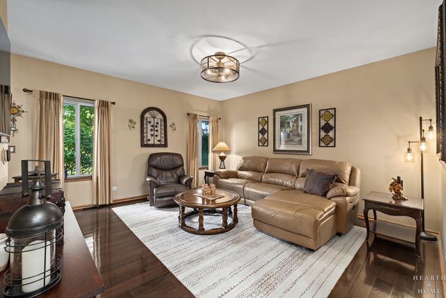 624 Lorree Lane, Lake In The Hills, IL 60156