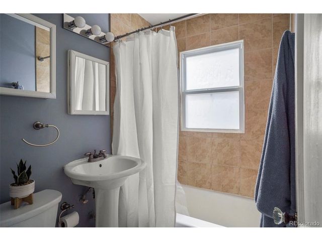 4409 S Pearl St, Englewood, CO 80113