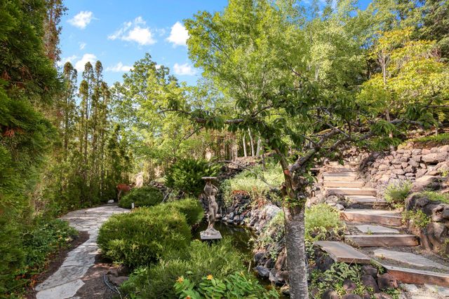 520 Glenview Drive, Ashland, OR 97520