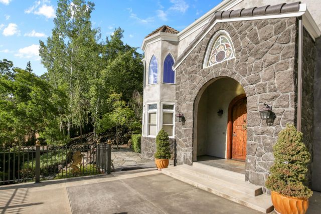 520 Glenview Drive, Ashland, OR 97520