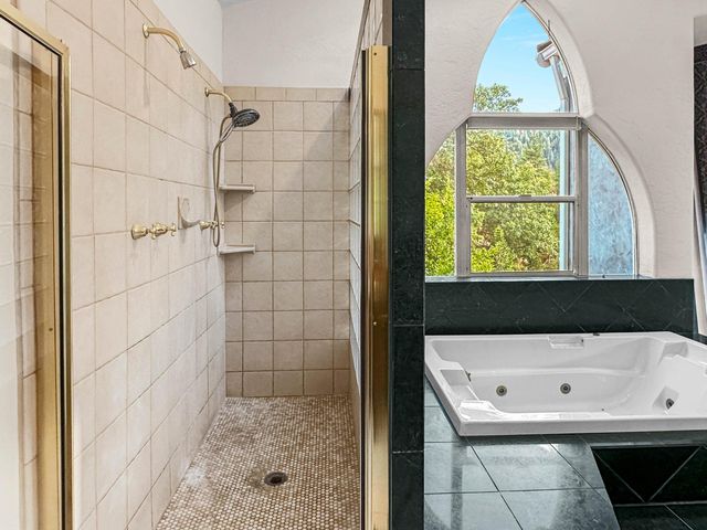 520 Glenview Drive, Ashland, OR 97520