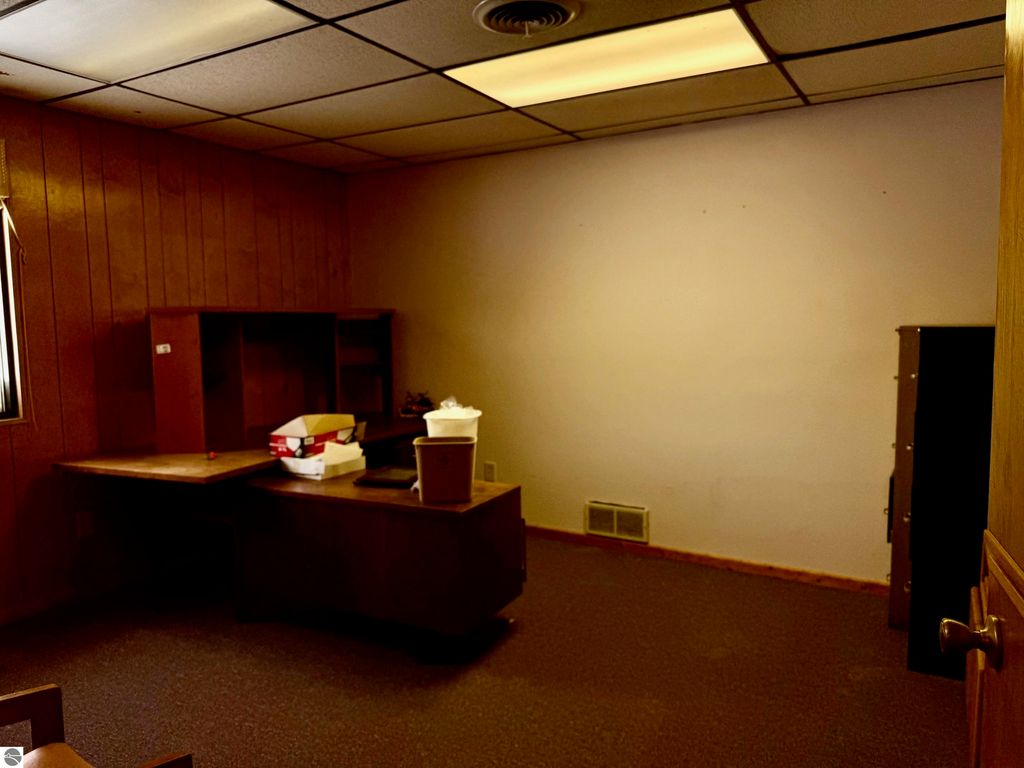 Image 17 of property listing at 1800 E M-55, Cadillac, MI 49601