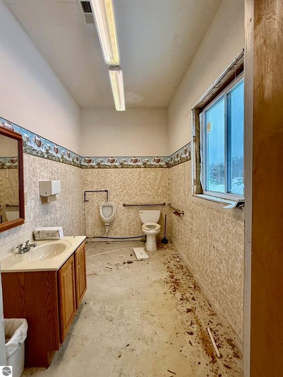 Image 28 of property listing at 1800 E M-55, Cadillac, MI 49601