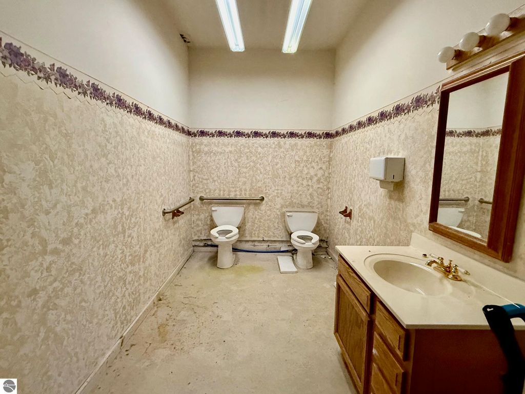 Image 29 of property listing at 1800 E M-55, Cadillac, MI 49601