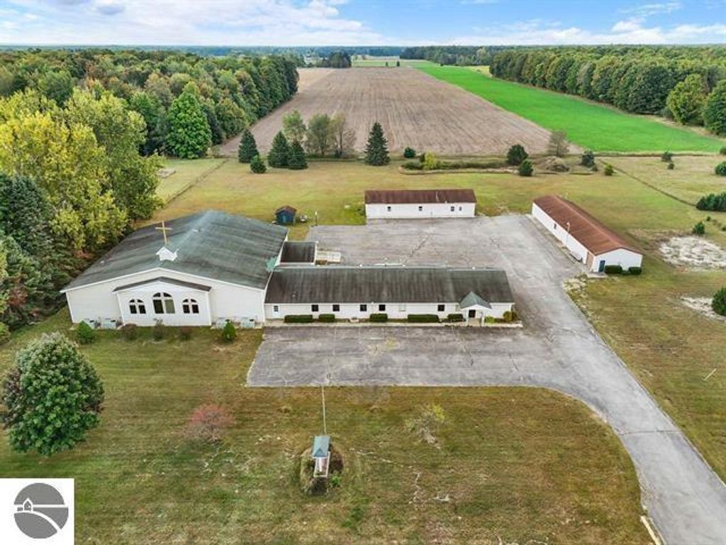 Image 4 of property listing at 1800 E M-55, Cadillac, MI 49601