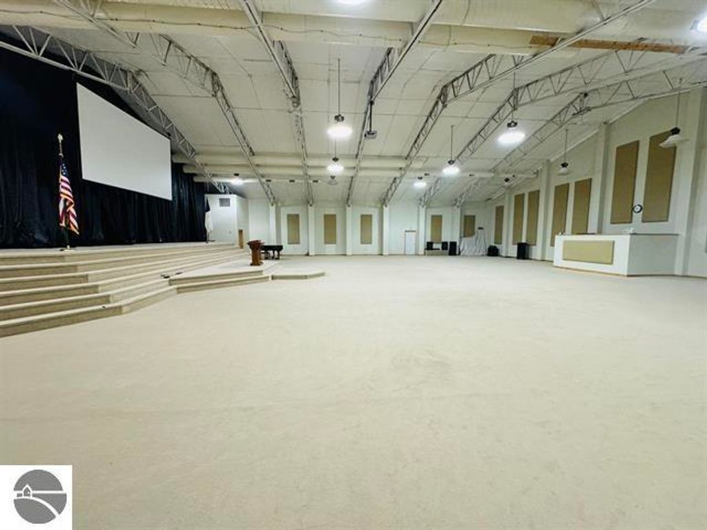 Image 7 of property listing at 1800 E M-55, Cadillac, MI 49601