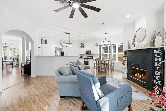 6438 Amber Oak, San Antonio, TX 78249