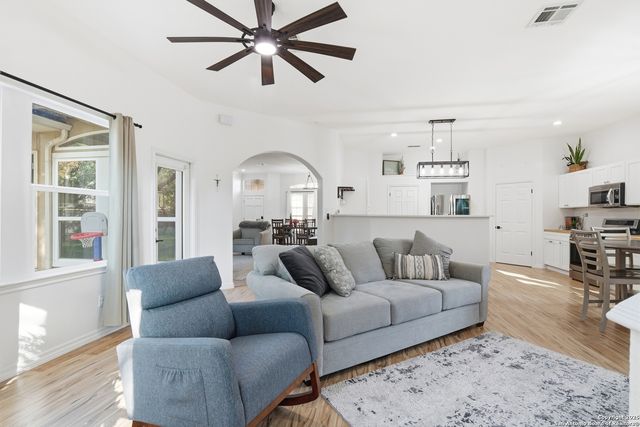 6438 Amber Oak, San Antonio, TX 78249