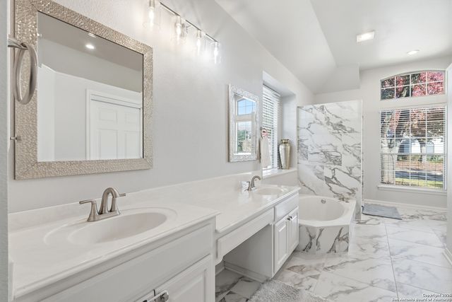 6438 Amber Oak, San Antonio, TX 78249