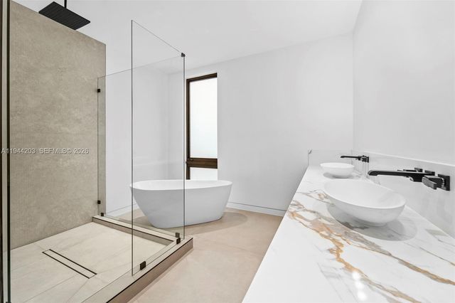 685 NE 81 St, Miami, FL 33138