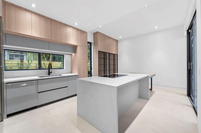 685 NE 81 St, Miami, FL 33138