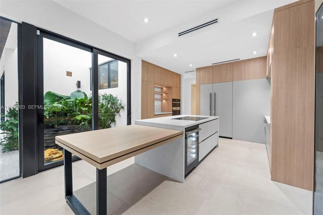 685 NE 81 St, Miami, FL 33138