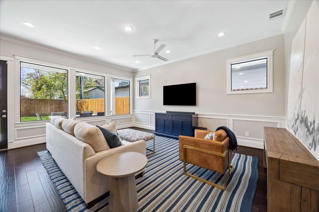 1211 Cheshire Lane, Houston, TX 77018