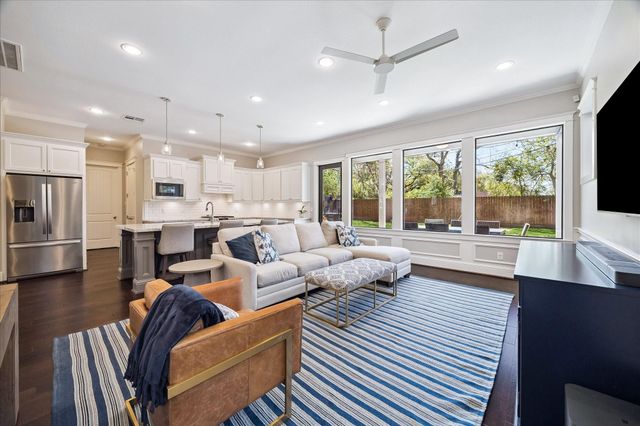 1211 Cheshire Lane, Houston, TX 77018