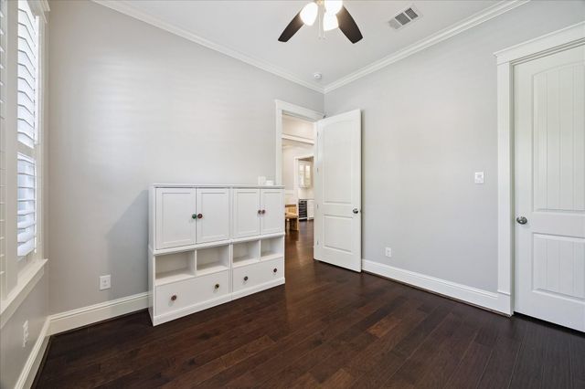 1211 Cheshire Lane, Houston, TX 77018