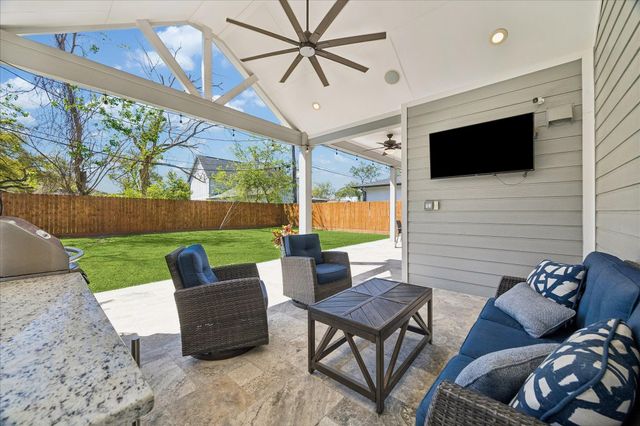 1211 Cheshire Lane, Houston, TX 77018