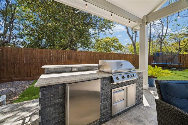 1211 Cheshire Lane, Houston, TX 77018