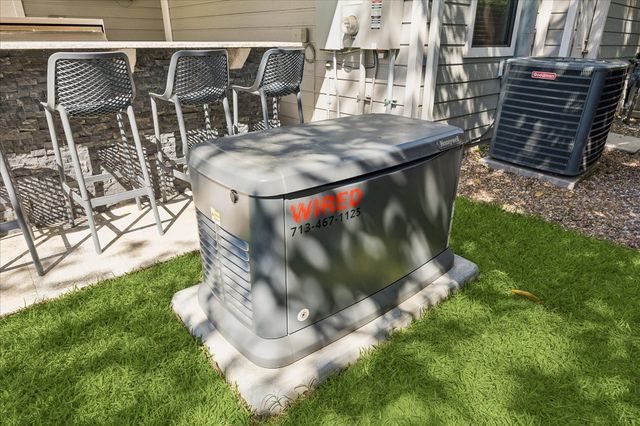 1211 Cheshire Lane, Houston, TX 77018