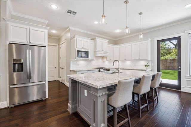 1211 Cheshire Lane, Houston, TX 77018