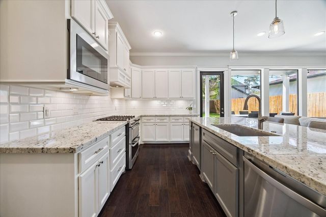 1211 Cheshire Lane, Houston, TX 77018