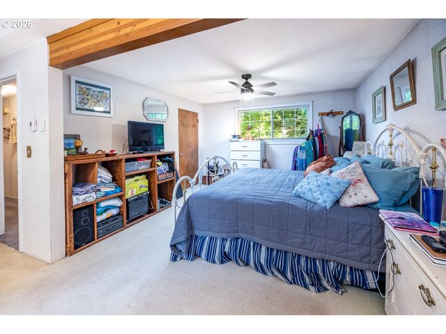 885 66TH St, Springfield, OR 97478
