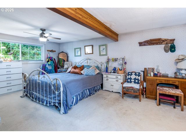 885 66TH St, Springfield, OR 97478