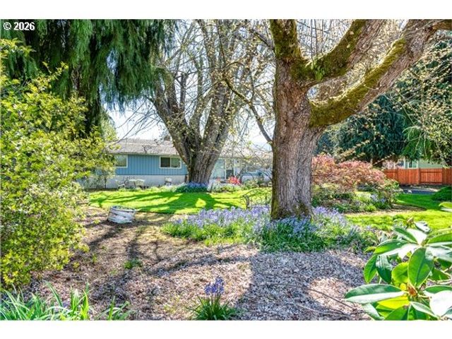 885 66TH St, Springfield, OR 97478