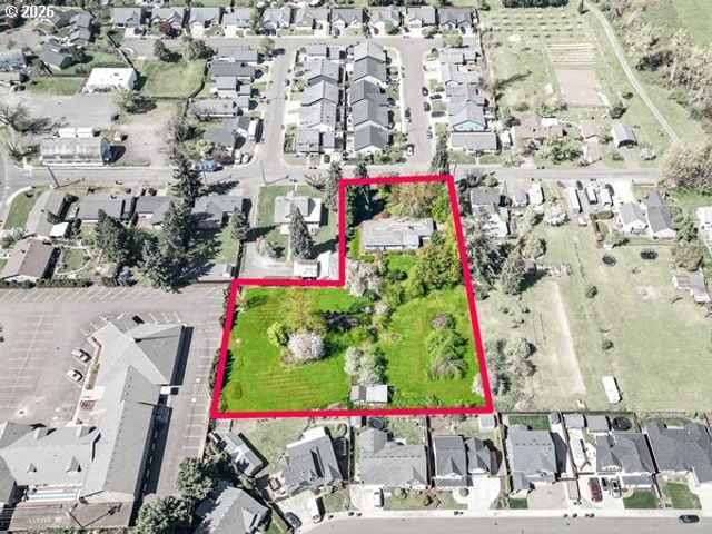 885 66TH St, Springfield, OR 97478