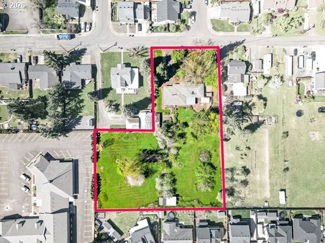 885 66TH St, Springfield, OR 97478