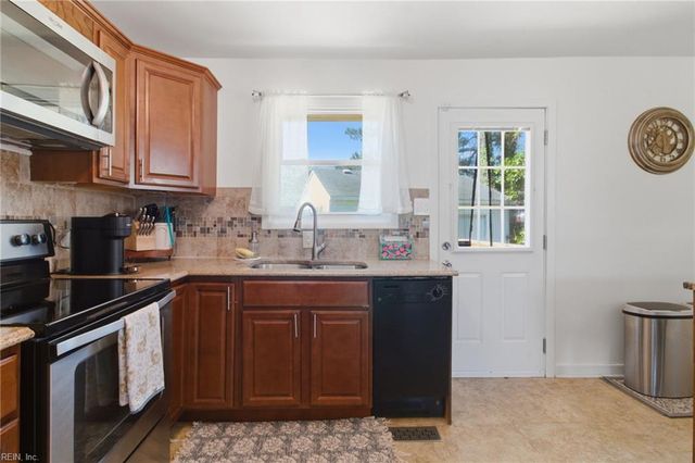 4 Gatling CT, Portsmouth, VA 23701