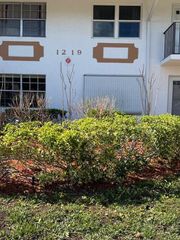 1219 S Lakes End Drive 2, Fort Pierce, FL 34982