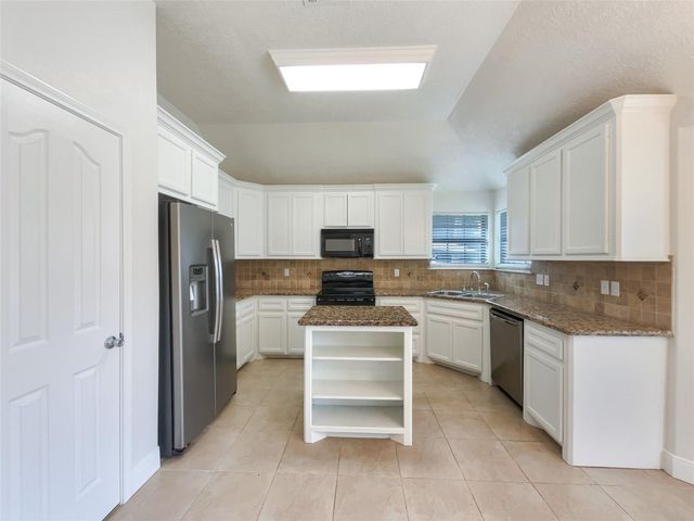 13655 Leafy Arbor Drive, Montgomery, TX 77356