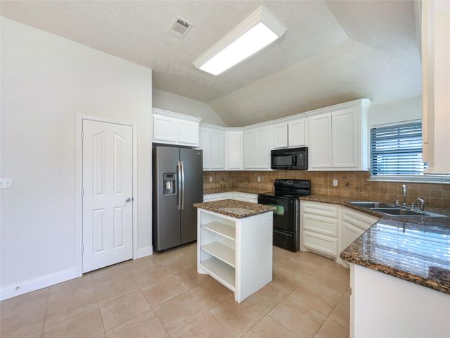 13655 Leafy Arbor Drive, Montgomery, TX 77356