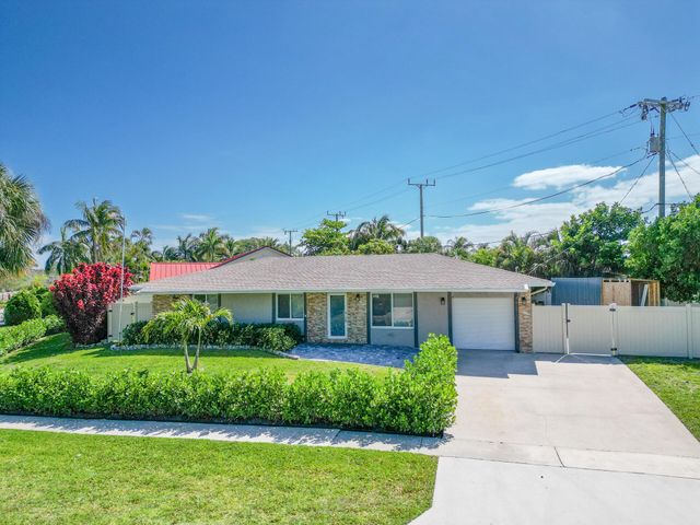 8099 Santa Fe Trail, Boca Raton, FL 33487