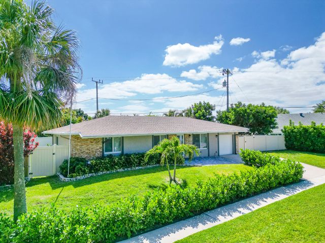 8099 Santa Fe Trail, Boca Raton, FL 33487