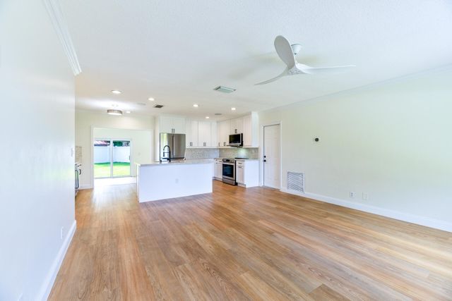 8099 Santa Fe Trail, Boca Raton, FL 33487