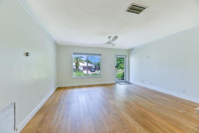 8099 Santa Fe Trail, Boca Raton, FL 33487