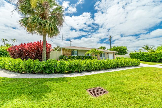 8099 Santa Fe Trail, Boca Raton, FL 33487