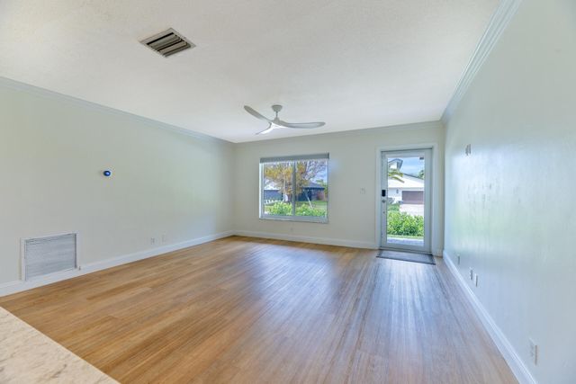 8099 Santa Fe Trail, Boca Raton, FL 33487