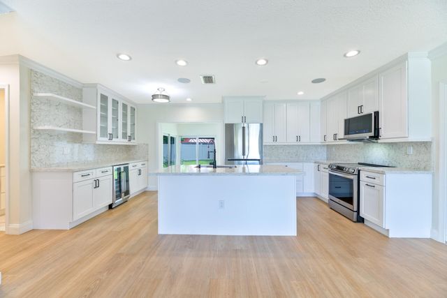 8099 Santa Fe Trail, Boca Raton, FL 33487