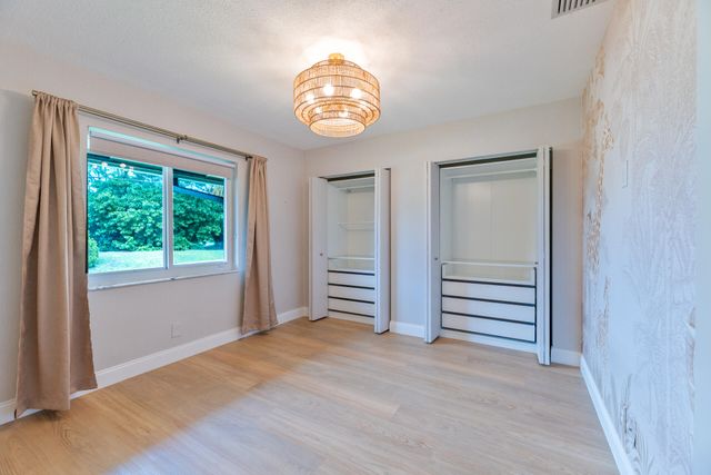 8099 Santa Fe Trail, Boca Raton, FL 33487