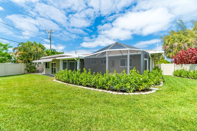 8099 Santa Fe Trail, Boca Raton, FL 33487