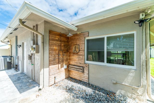 8099 Santa Fe Trail, Boca Raton, FL 33487