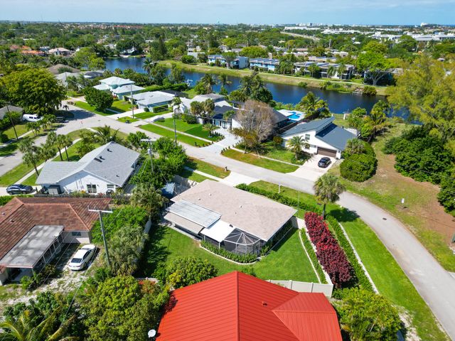 8099 Santa Fe Trail, Boca Raton, FL 33487