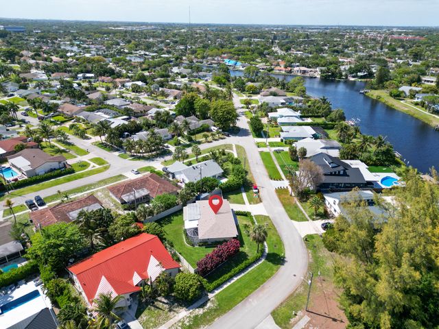 8099 Santa Fe Trail, Boca Raton, FL 33487