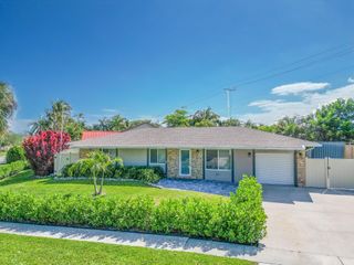 8099 Santa Fe Trail, Boca Raton, FL 33487